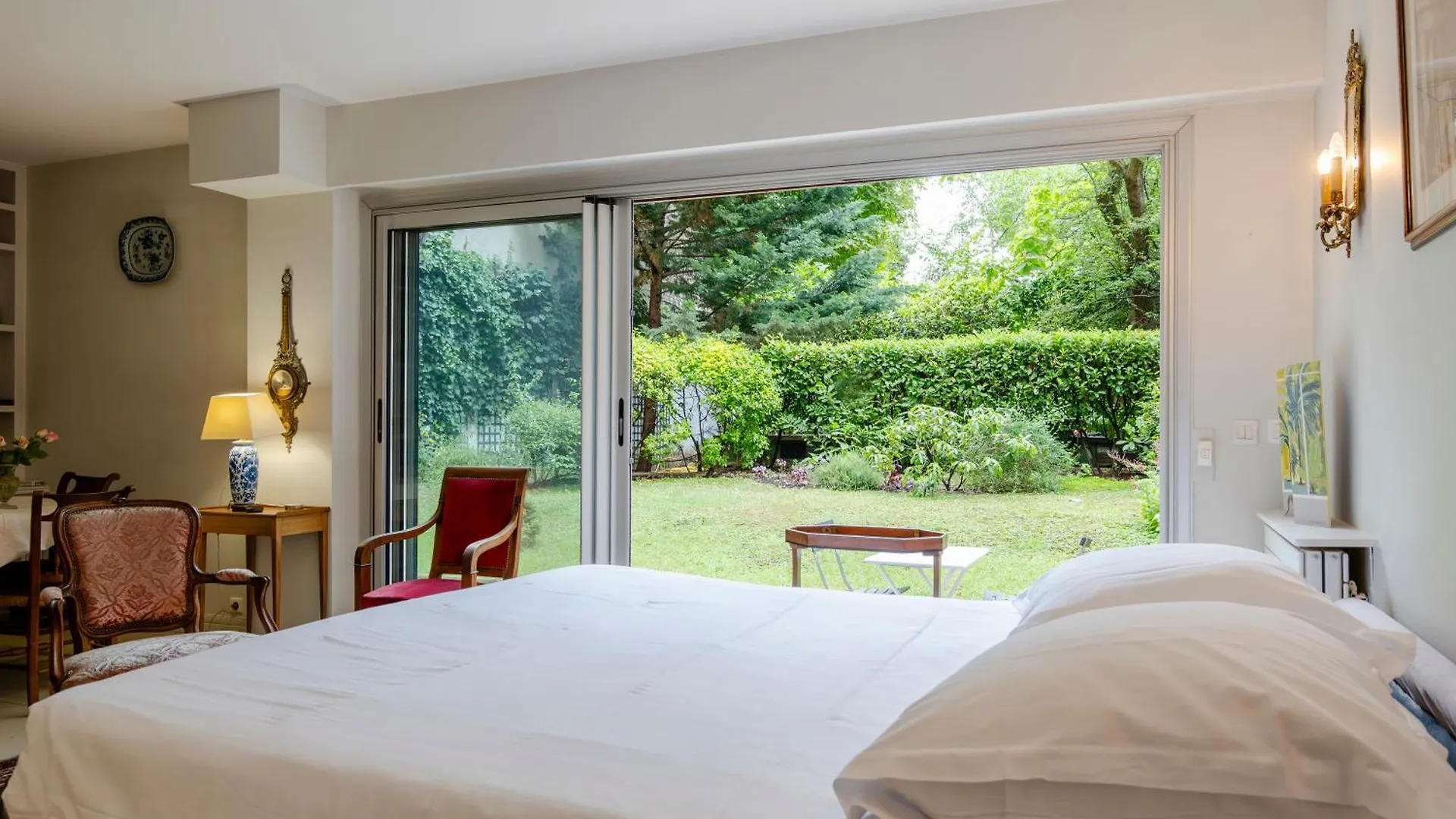 Veeve - The Garden Of La Muette Apartment Paris France