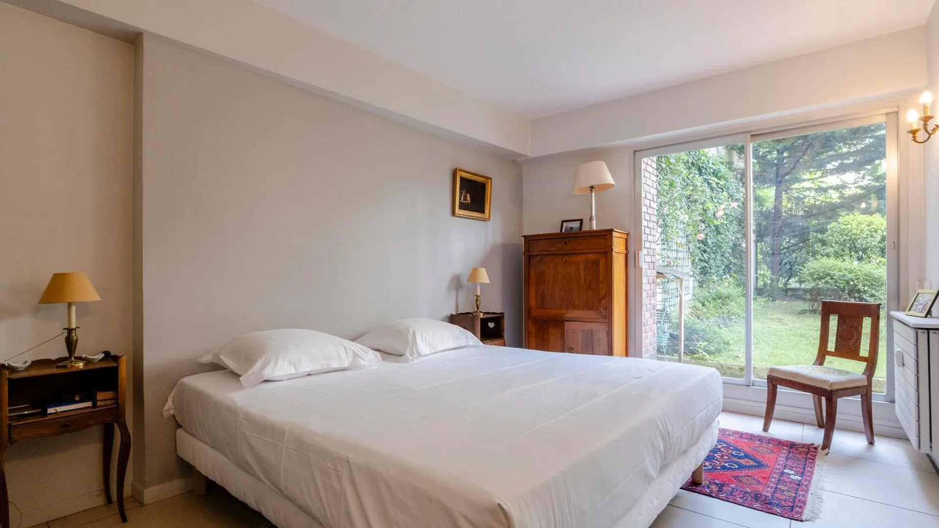 Veeve - The Garden Of La Muette Apartment Paris