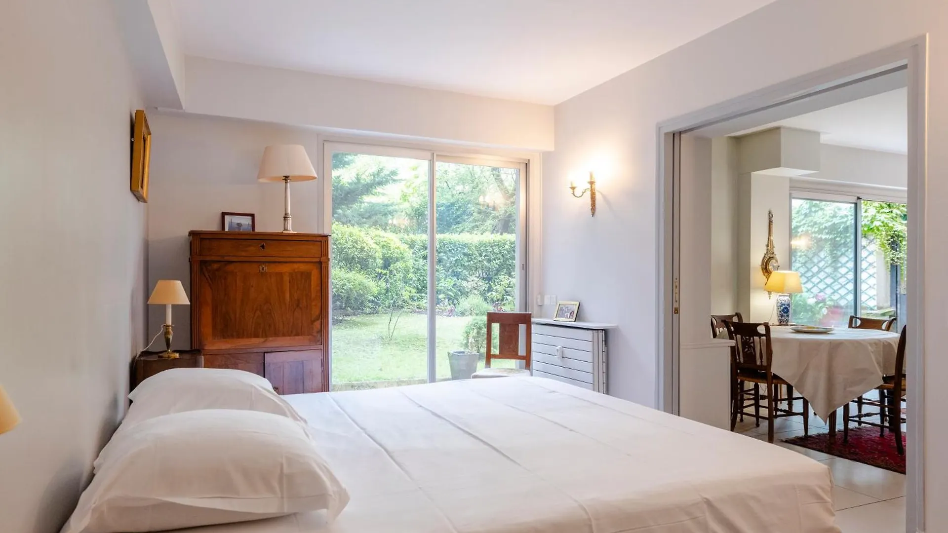 Veeve - The Garden Of La Muette Apartment Paris