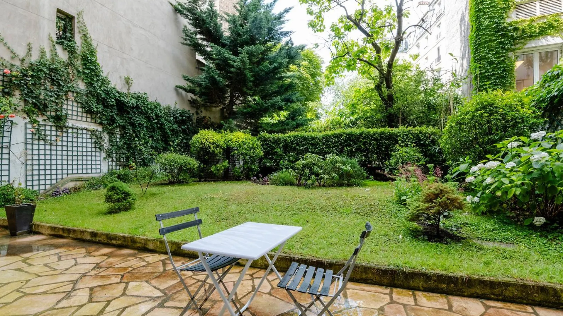 Veeve - The Garden Of La Muette Apartment Paris France