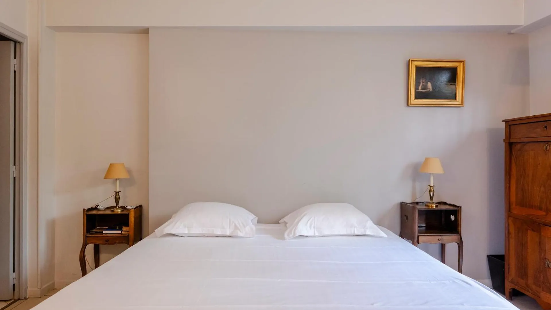 Veeve - The Garden Of La Muette Apartment Paris
